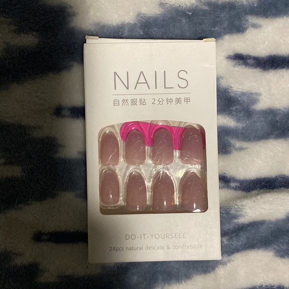 Press On Nails Bundle - Picture 2 of 10